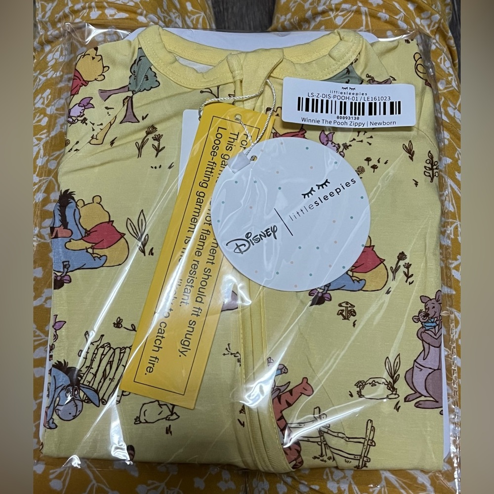 NIB Little Sleepies Pooh zippy